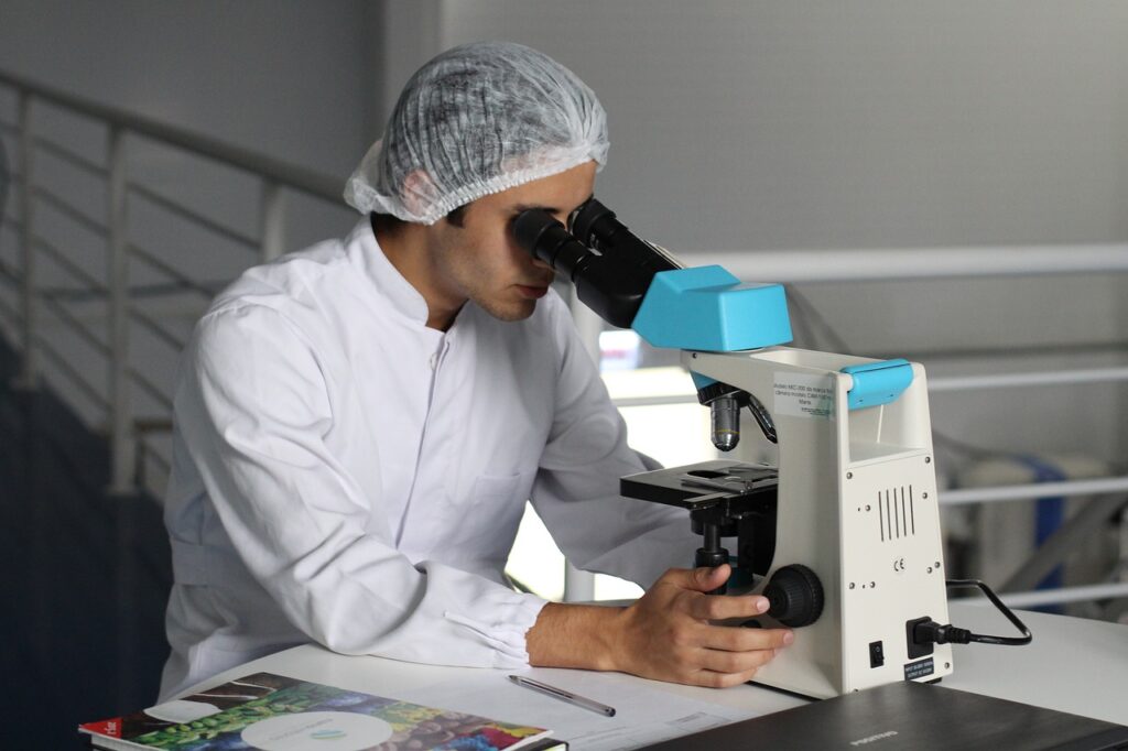 scientist-2141259_1280