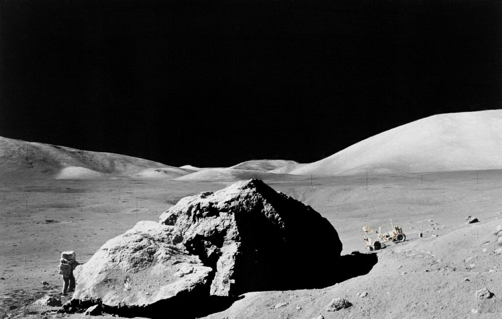 lunar-surface-11088_1280