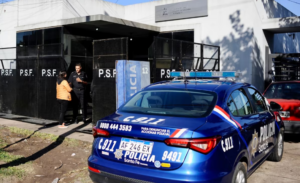 frente de comisaria vallada en rosario